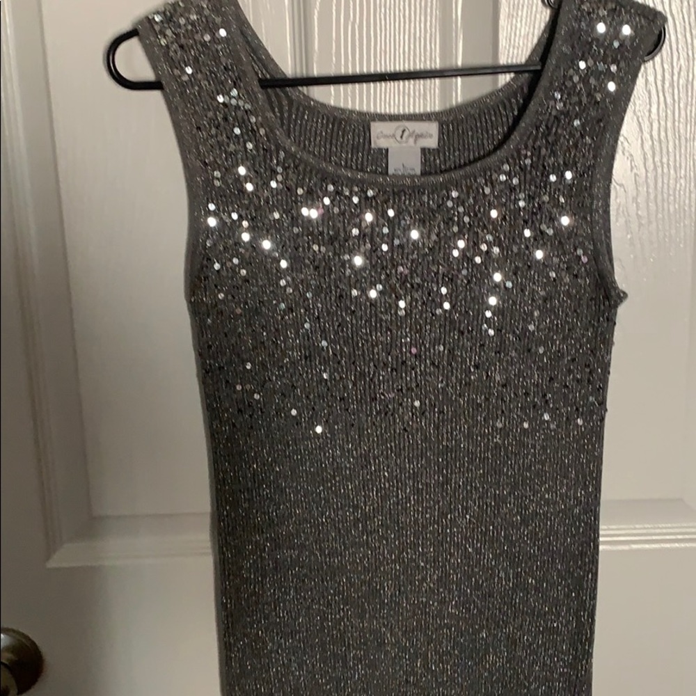 Top - Picture 1 of 1